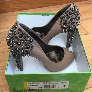 Sam Edelman Nude Spiked Lorissa in size 9